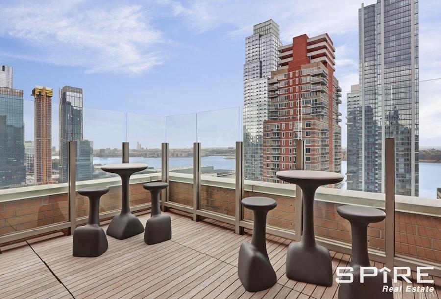 West 43rd Street - Photo 8