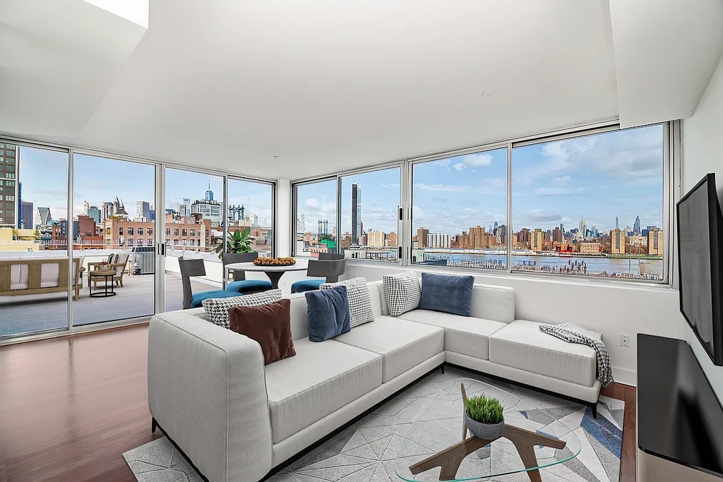 99 Gold Street - Photo 0