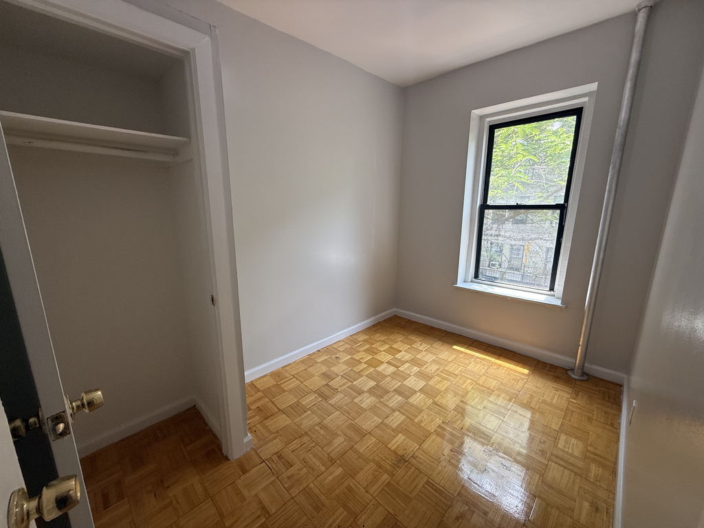 West 156th - Photo 10
