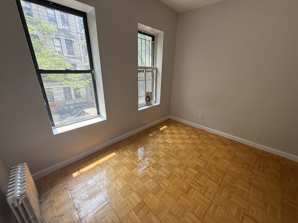 West 156th - Photo 8