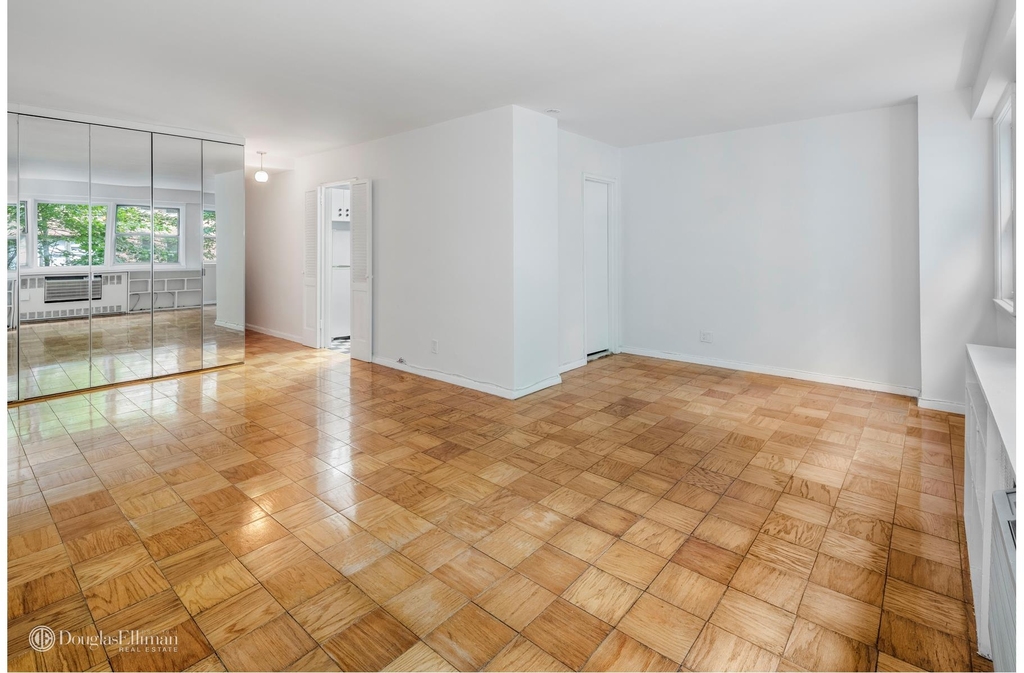 245 E 35th St - Photo 1