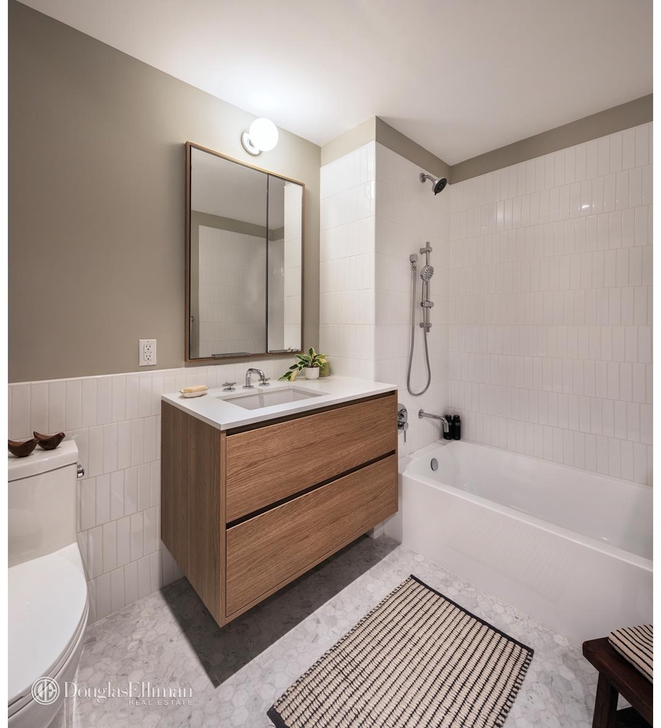 335 Eighth Ave - Photo 2