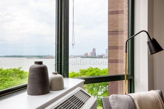 70 Battery Place - Photo 2