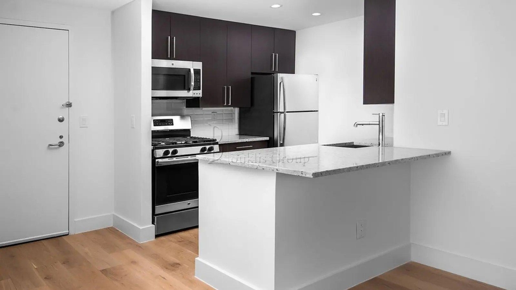 70 Battery Place - Photo 3