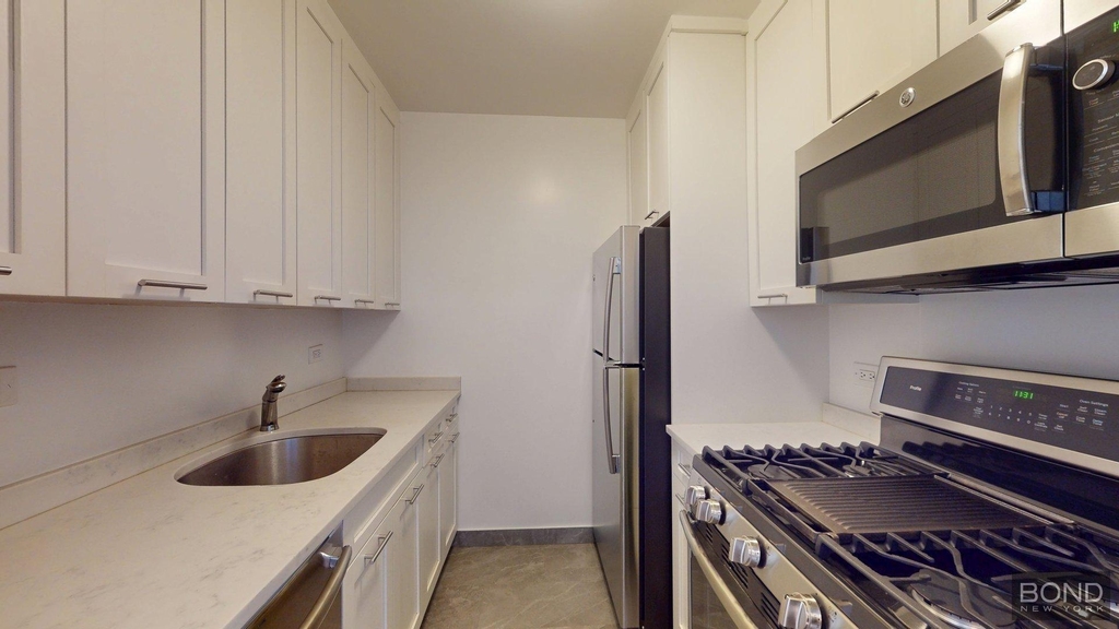West 87th Street - Photo 2