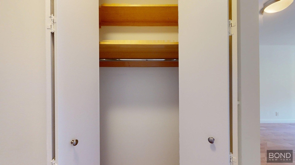 West 87th Street - Photo 6