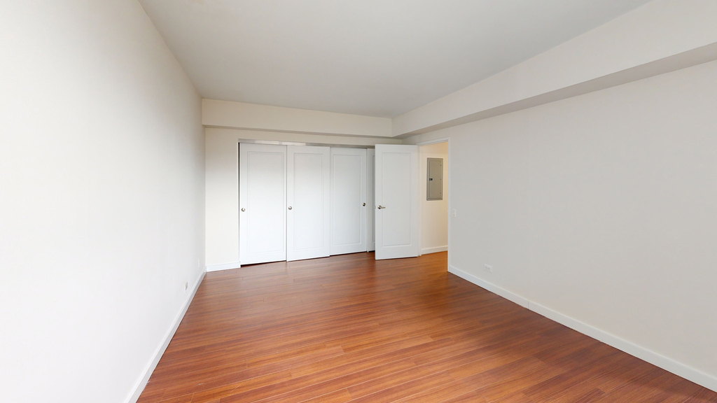 401 E 34th St - Photo 3