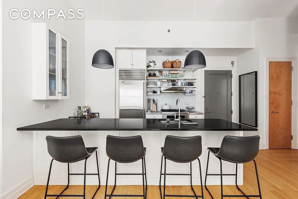 110 Livingston Street - Photo 2