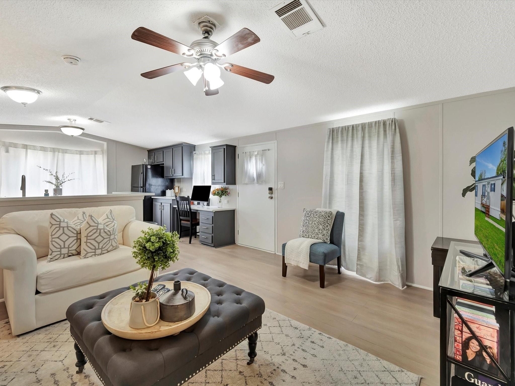506 Main Street - Photo 2
