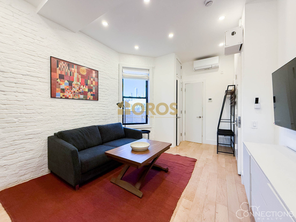 322 East 11th Street - Photo 5