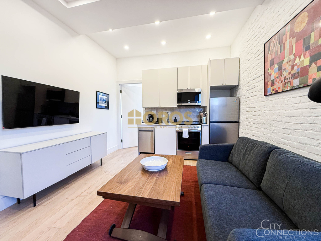 322 East 11th Street - Photo 0
