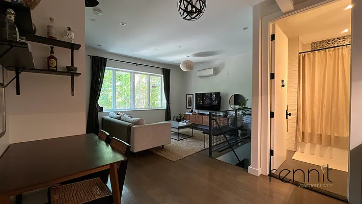 295 Montgomery Street - Photo 2