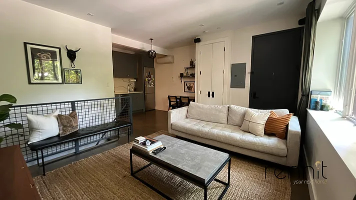 295 Montgomery Street - Photo 3