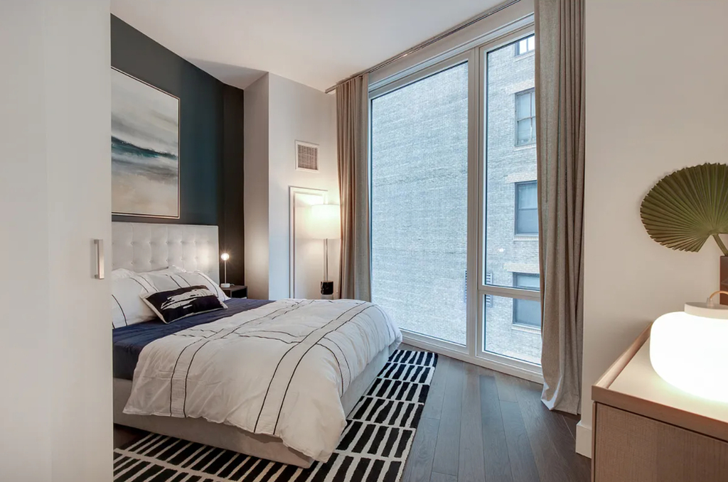 East 44th Street - Photo 1