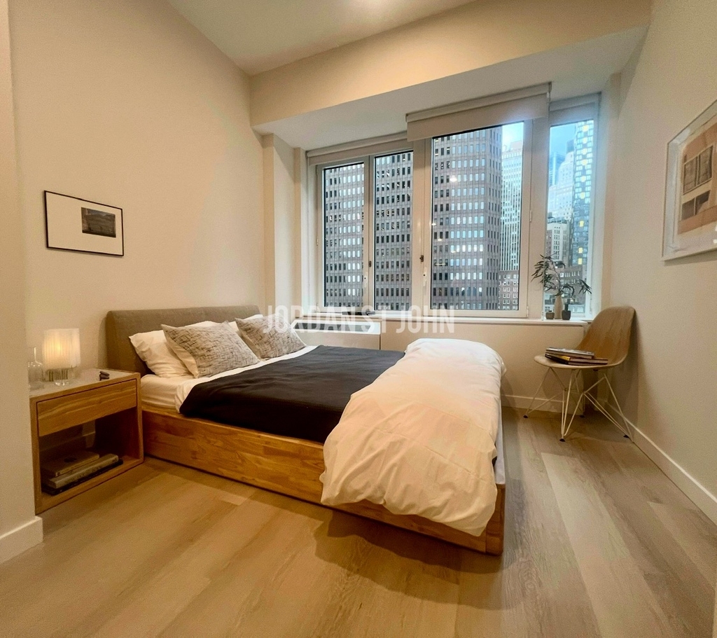 W 34TH ST - Photo 1