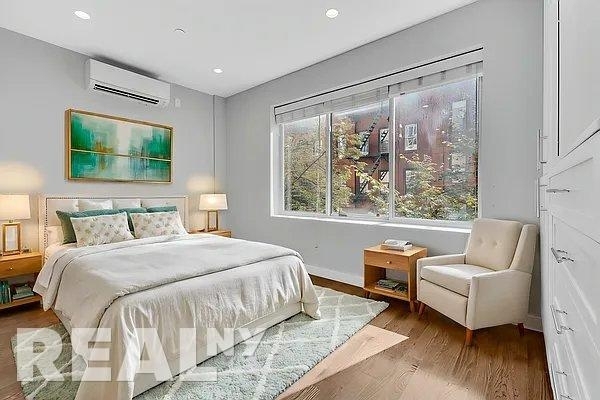 99 Suffolk Street - Photo 2