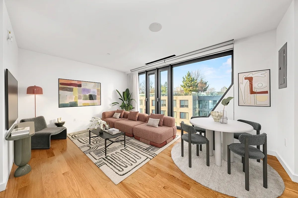 123 Melrose Street - Photo 1