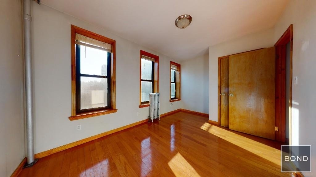 East 14th Street - Photo 0