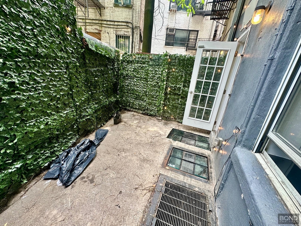 Hudson Street - Photo 0