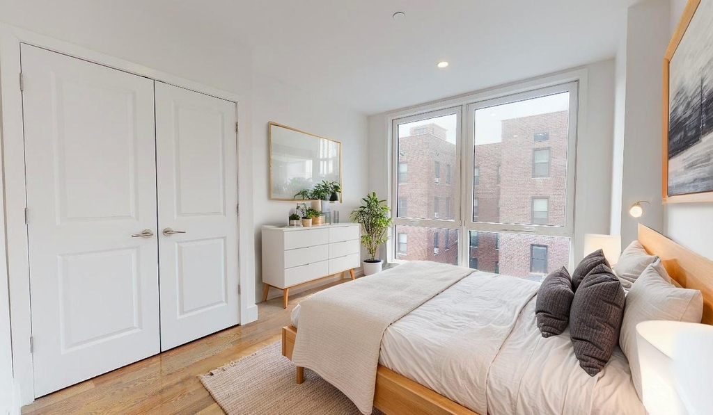 13828 Queens Boulevard - Photo 12