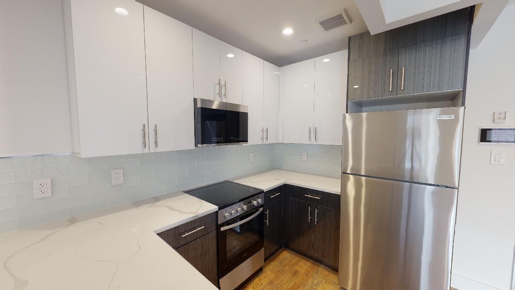 13828 Queens Boulevard - Photo 5