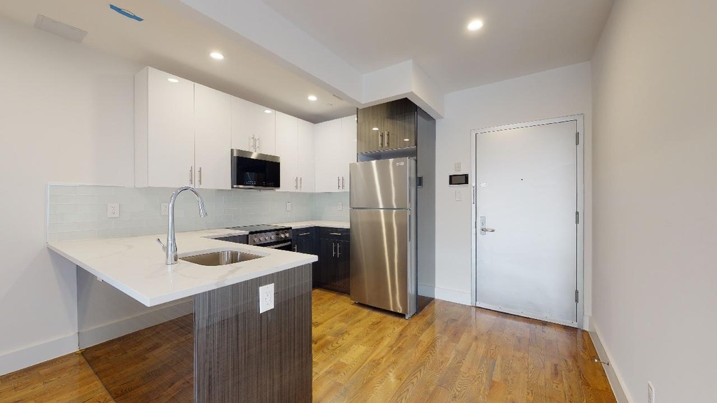 13828 Queens Boulevard - Photo 6