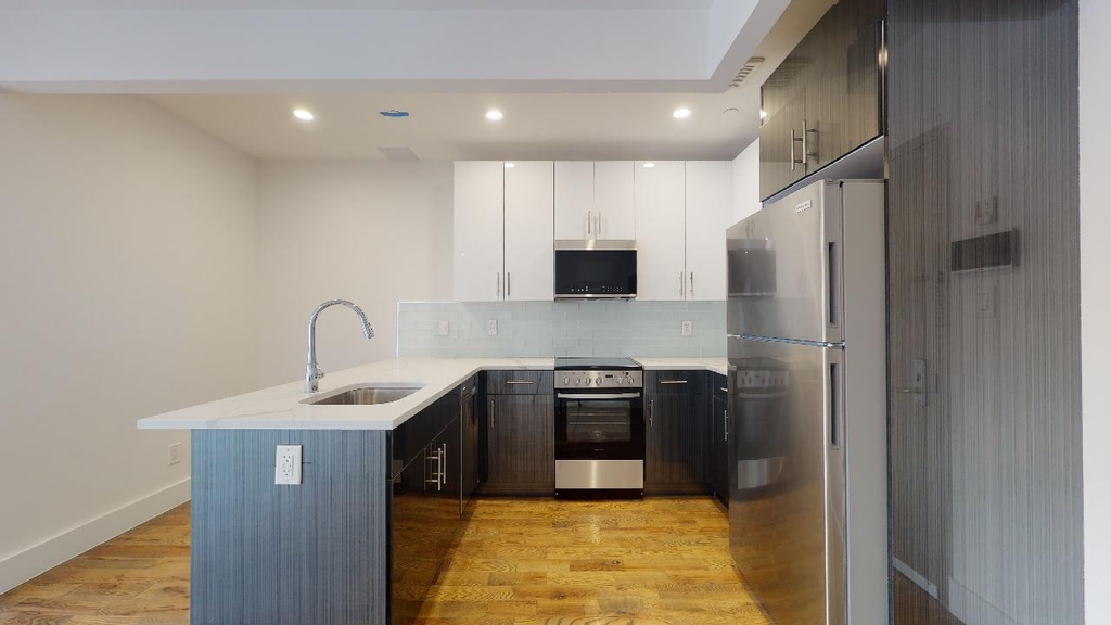13828 Queens Boulevard - Photo 3