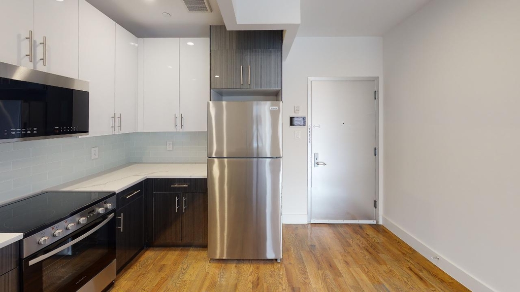 13828 Queens Boulevard - Photo 10