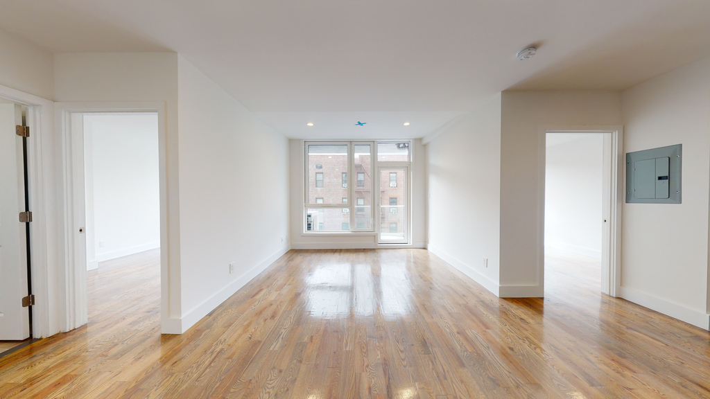 13828 Queens Boulevard - Photo 9