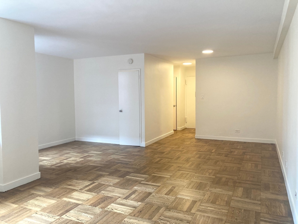 East 79th Street & First / York Ave  - Photo 2