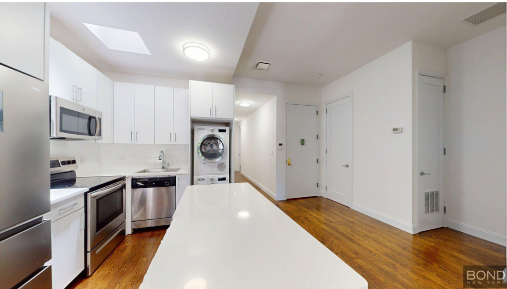 East 60th Street  - Photo 0
