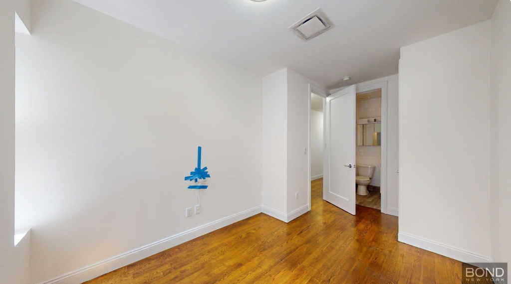 East 60th Street  - Photo 2