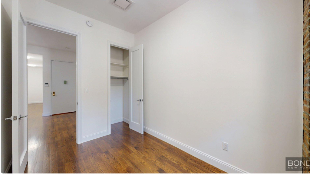 East 60th Street  - Photo 6