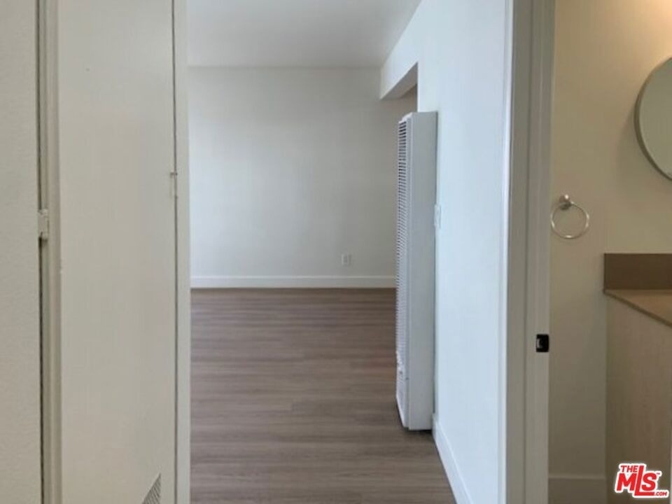 626 N Kingsley Drive - Photo 10