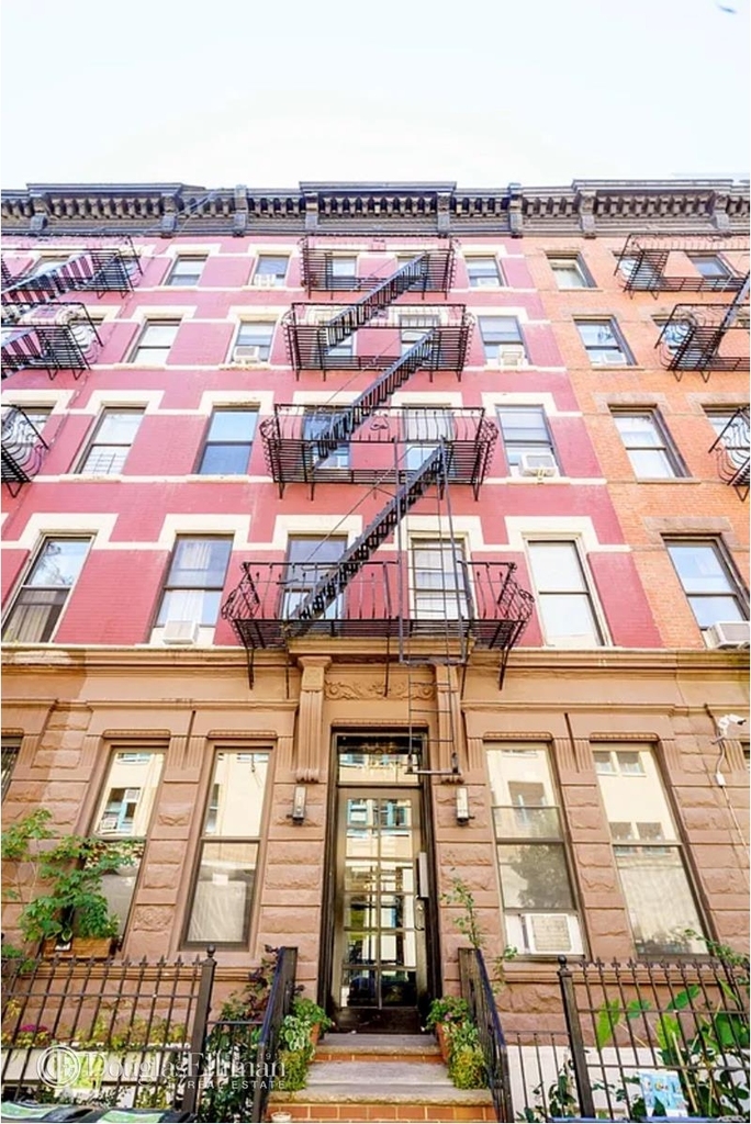 338 W 17th St - Photo 7
