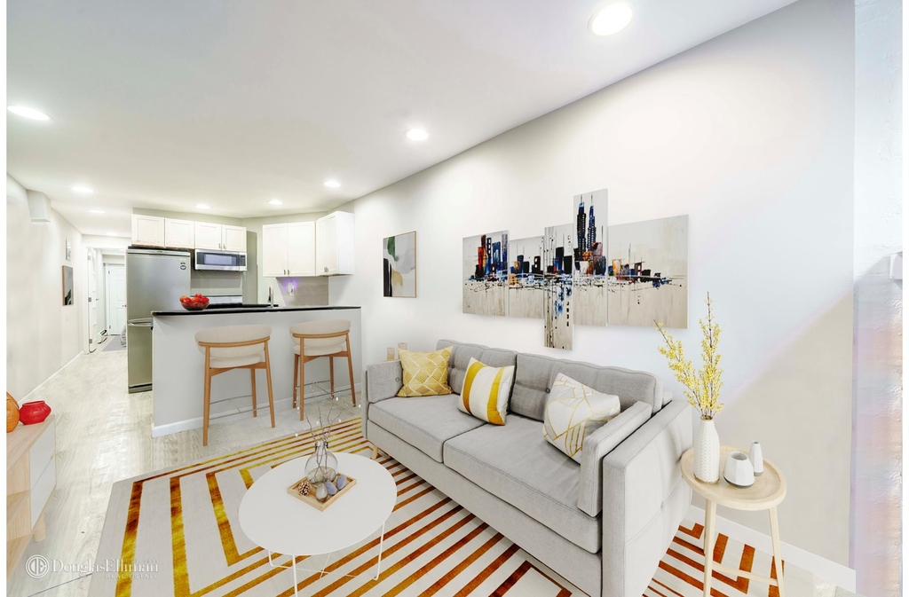 338 W 17th St - Photo 1