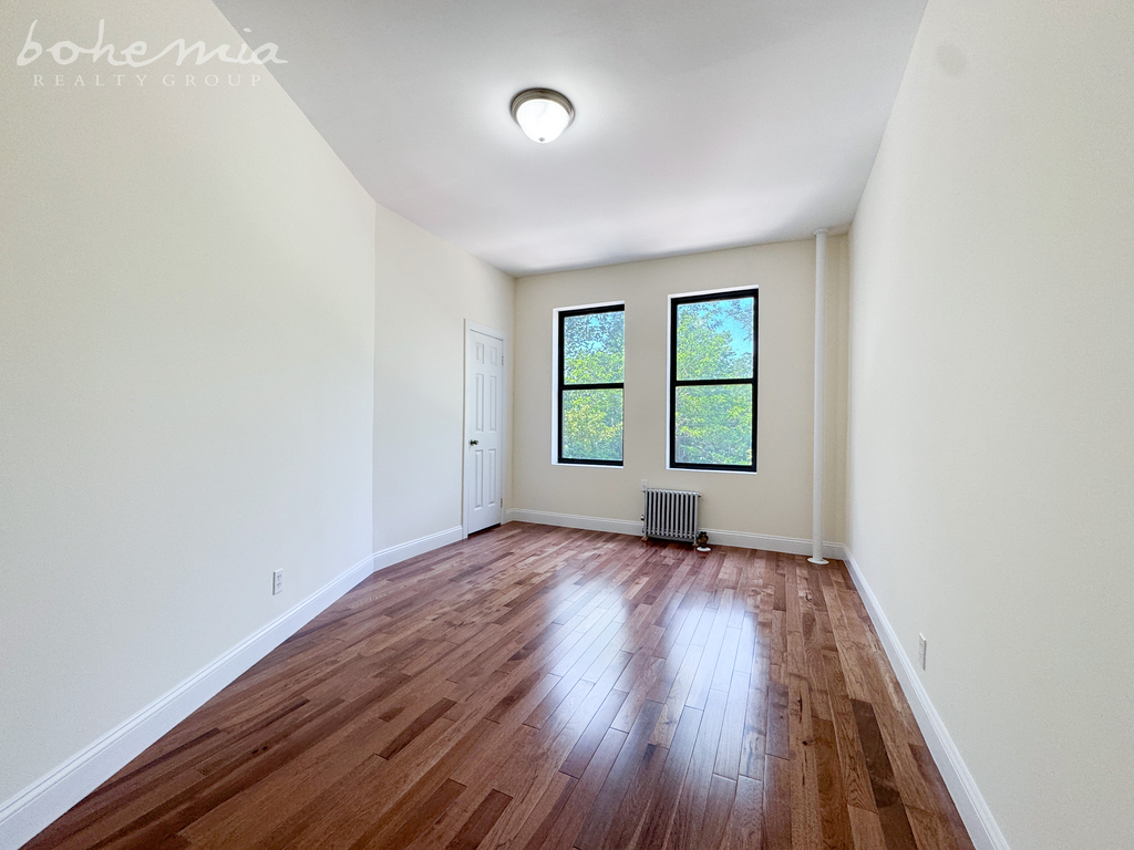Riverside Drive - Photo 6