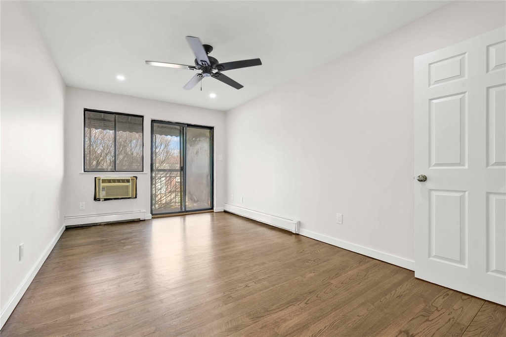 67-07 Selfridge Street - Photo 10