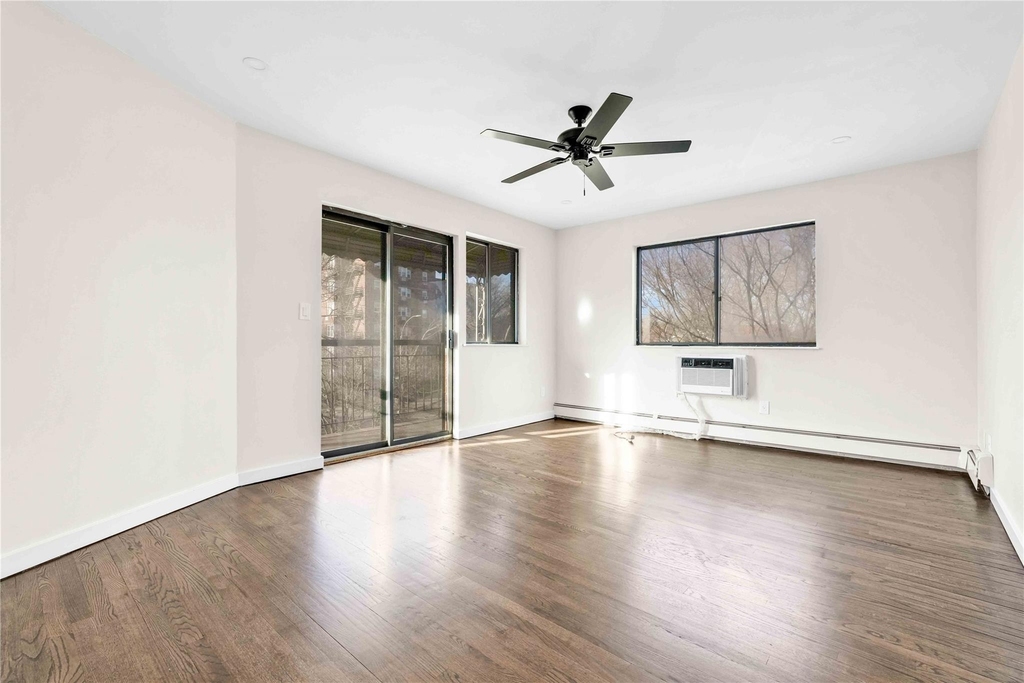 67-07 Selfridge Street - Photo 17