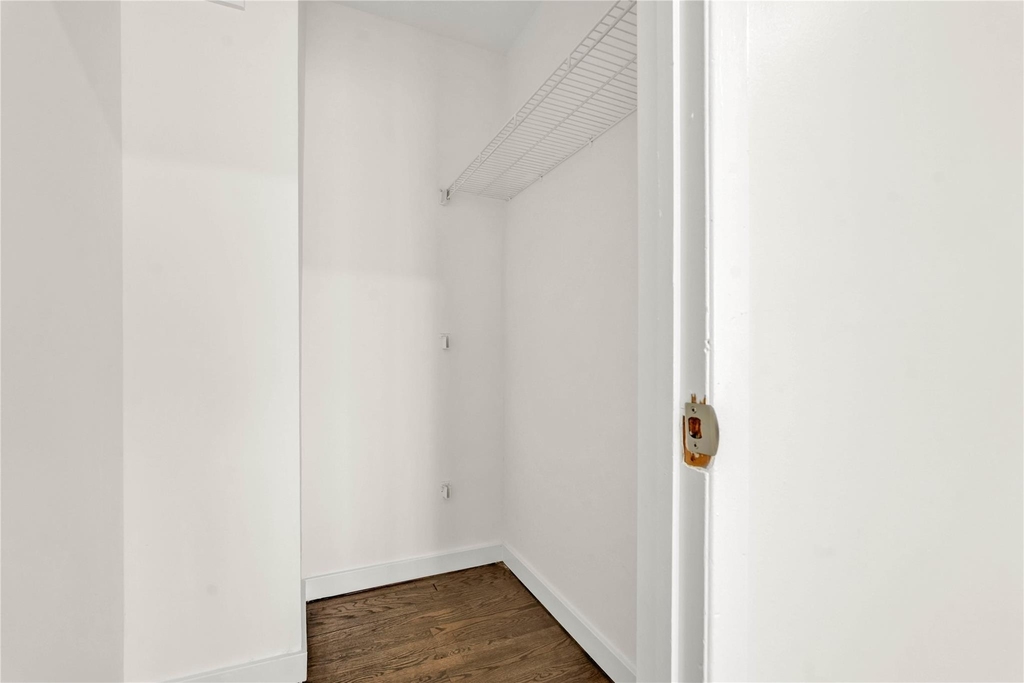 67-07 Selfridge Street - Photo 12