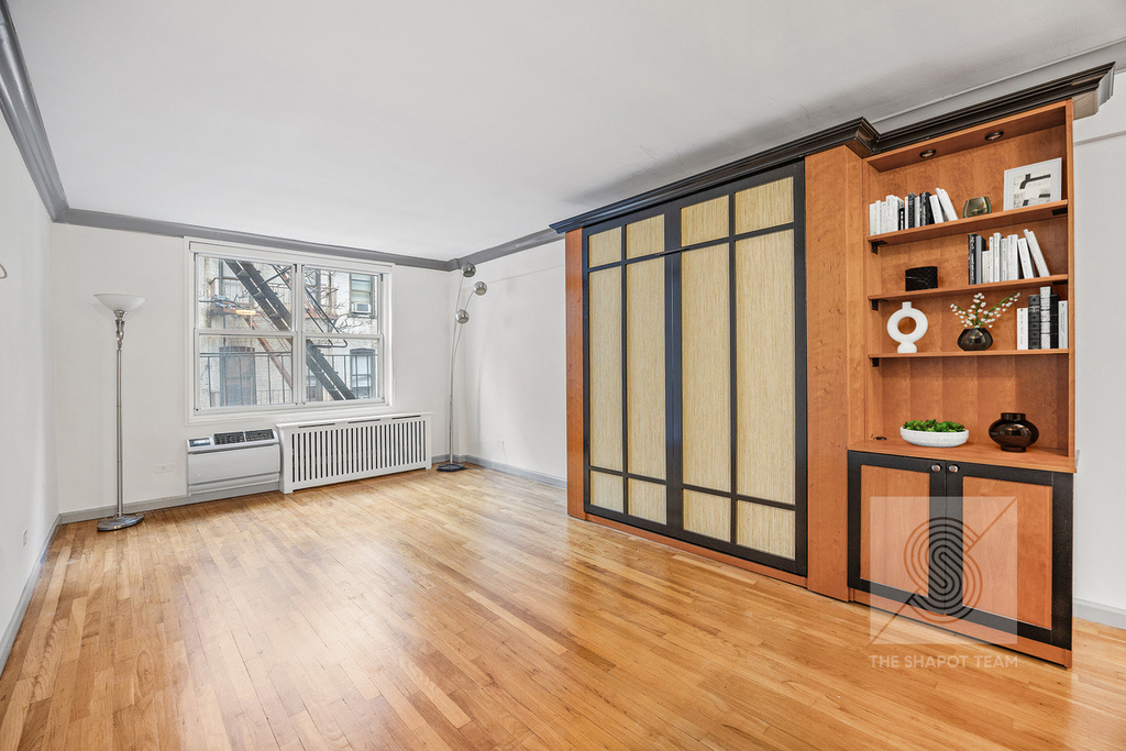345 E 54th Street - Photo 1
