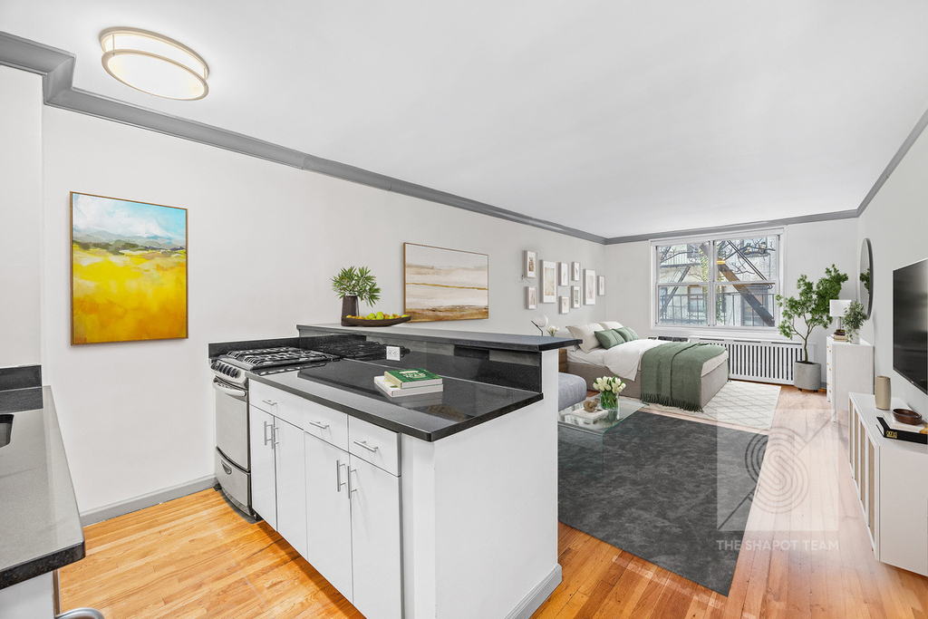 345 E 54th Street - Photo 3