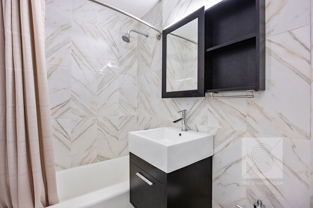 345 E 54th Street - Photo 5