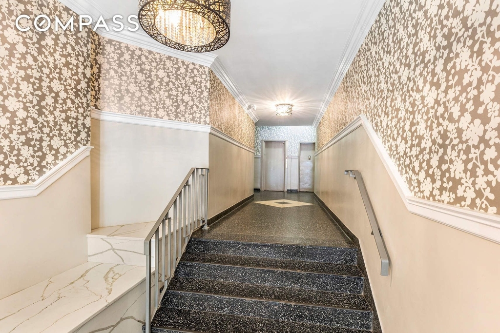 313 E 89th Street - Photo 4