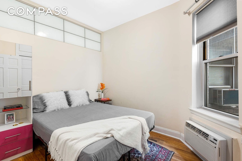 313 E 89th Street - Photo 2