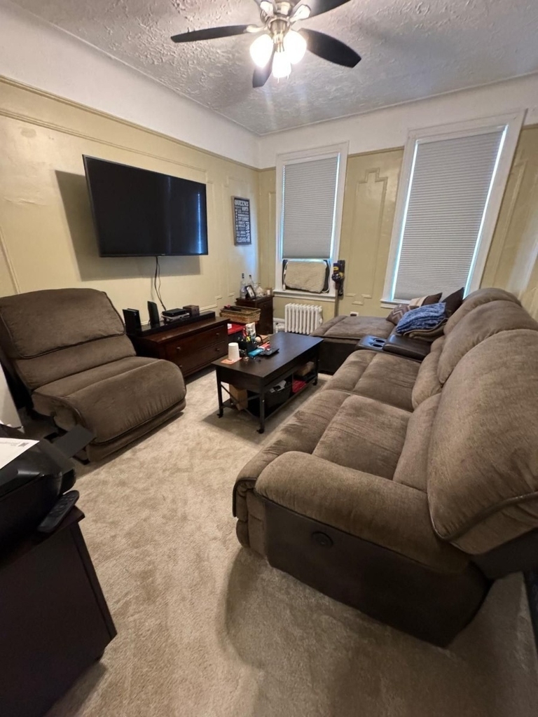 45-05 Ditmars Boulevard - Photo 4