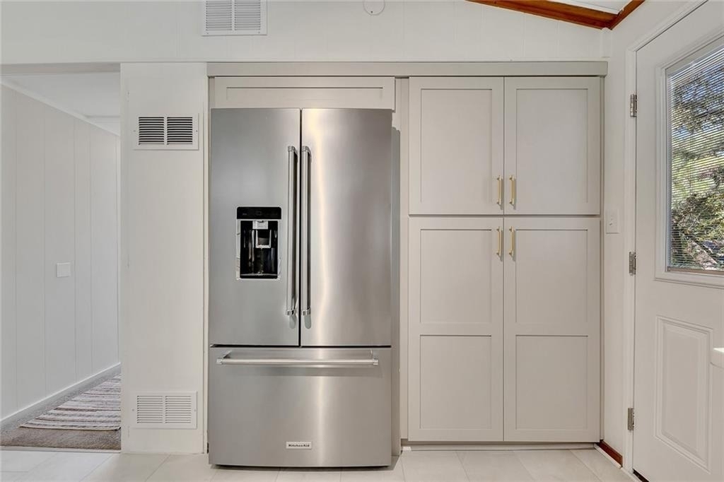 111 Robinhood Drive - Photo 12