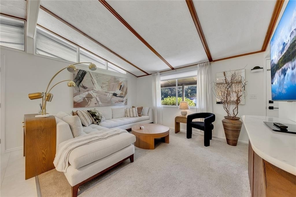 111 Robinhood Drive - Photo 5