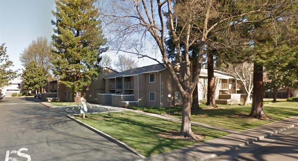 820 W 4th Ave - Photo 2