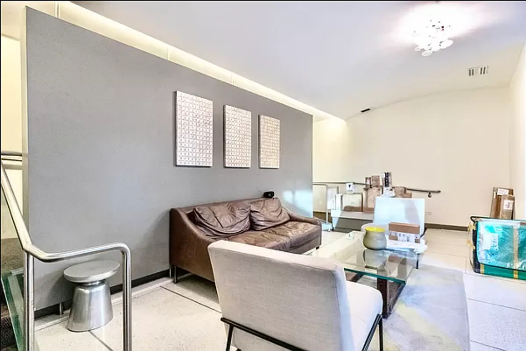 330 East 46th Street - Photo 2
